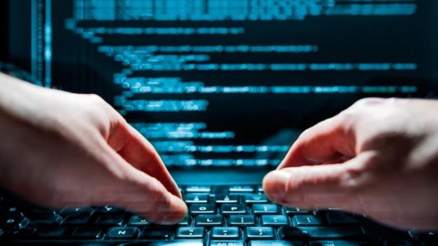 تُقدَّر تكاليف جرائم الإنترنت في كندا بنحو 3 مليارات دولار في السنة، وفقا لوزير الابتكار والعلوم والصناعة الكندي، نافديب باينز - Shutterstock / Scythers