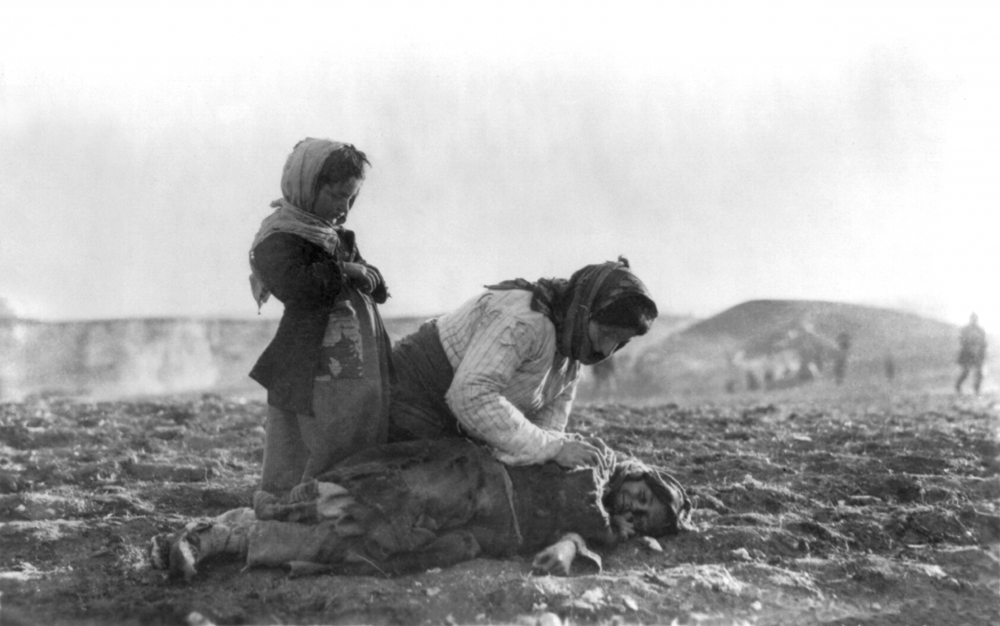 armenian_woman_kneeling_beside_dead_chil