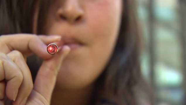 L’intérêt des jeunes pour le vapotage inquiète des intervenants en milieu scolaire - Radio-Canada