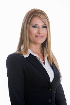 ألين ديب المستشارة وعضو اللجنة التنفيذيّة في بلديّة لافال/ الين ديب