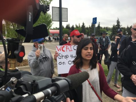 التلميذة اورسيلا خان تظاهرت للتنديد بإثارة الخوف من المهاجرين/(Andrea Huncar/CBC/ هيئة الاذاعة الكنديّة