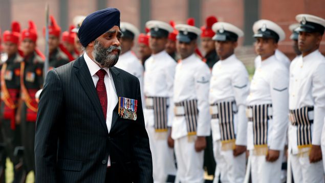 وزير الدفاع الكنديّ هارجيت سجّان خلال زيارته للهند/ Adnan Abidi/Reuters
