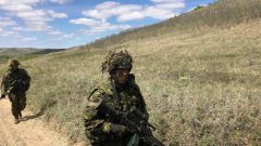 جنود يشاركون في التمارين العسكريّة في البرتا/:Radio-Canada/Marie-Pier Mercier
