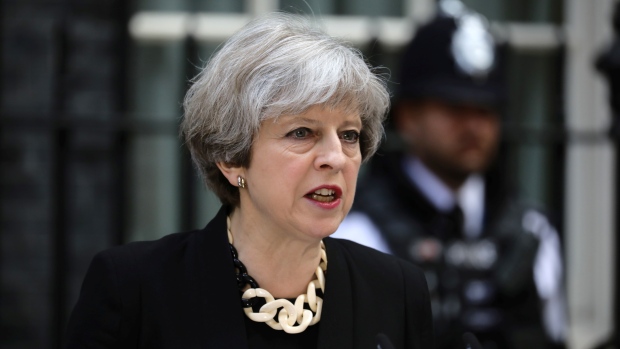 رئيسة الوزراء البريطانيّة تيريزا ماي/Kevin Coombs/Reuters