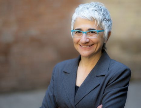 شيلا بلوك من مركز السياسات البديلة/Canadian Centre for Policy Alternatives)