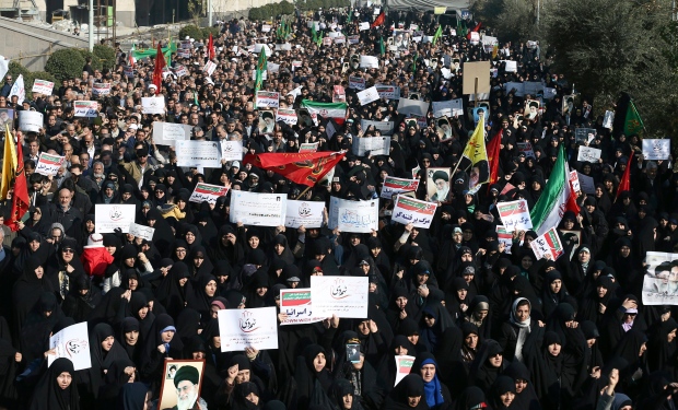 مظاهرات في طهران في 30-12-2017/Ebrahim Noroozi/Associated Press)