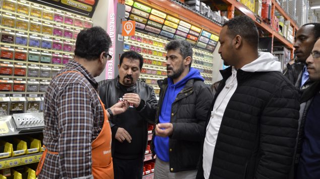 جولة تدريبيّة في أحد محلاّت ادوات البناء/IWC