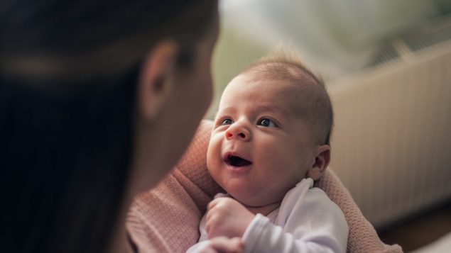 اقتراحات حكومة المقاطعة تسمح للأم بالحصول على إجازة أطول قبل الولادة/ستوك/راديو كندا