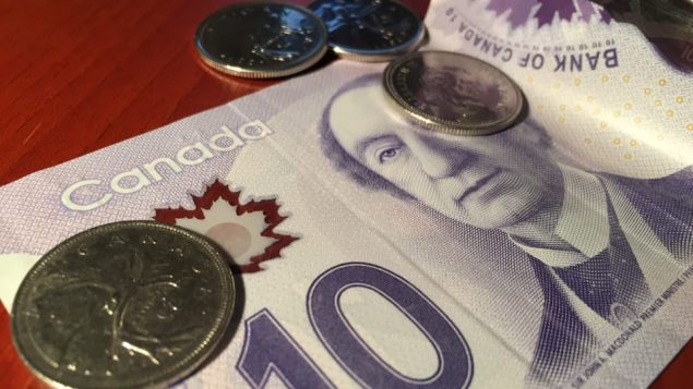 ورقة نقد كنديّة من فئة العشرة دولارات/Radio-Canada/Lyssia Baldini