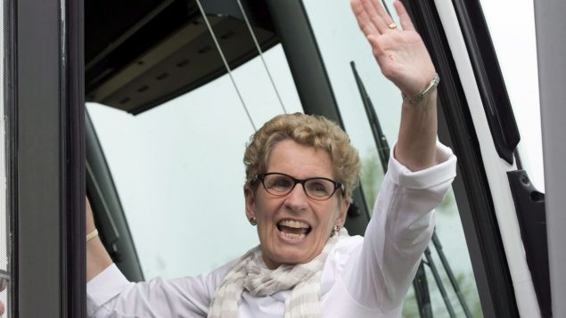 رئيسة حكومة أونتاريو كاثلين وين تزور مدينة أوتاوا في إطار الترويج لحملتها الانتخابية/راديو كندا