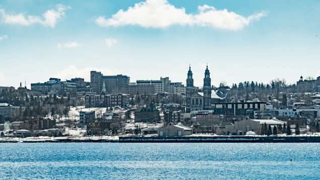 مدينة شيكوتيمي حيث يقيم الوجان ويعملان/راديو كندا