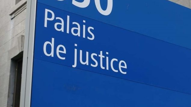 نقابة المحامين في كيبيك تلاحق الحكومة مطالبة بأن تصدر القوانين في الوقت نفسه بالفرنسية والإنجليزية/راديو كندا