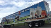 camion-lait-message-anti-trump
