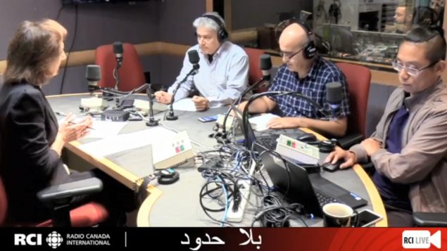 أسرة القسم العربي في بث مباشر عبر الفيسبوك