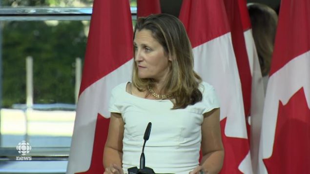 الندوة الصحفية لكريستيا فريلاند وزيرة الخارجية الكندية حيث أعلنت تعليق مفاوضات نافتا إلى الأربعاء القادم - CBC