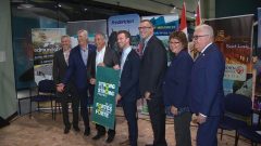لقاء يجمع رؤساء بلديّات كبرى المدن في مقاطعة نيوبرنزويك/ CBC/Connell Smith/هيئة الإذاعة الكنديّة