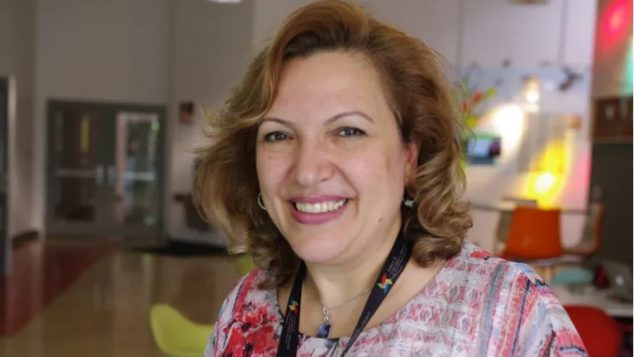 كيغاني مرديكيان المسؤولة في مركز حماية الأسرة في واترلو /Melanie Ferrier/CBC/هيئة الإذاعة الكنديّة