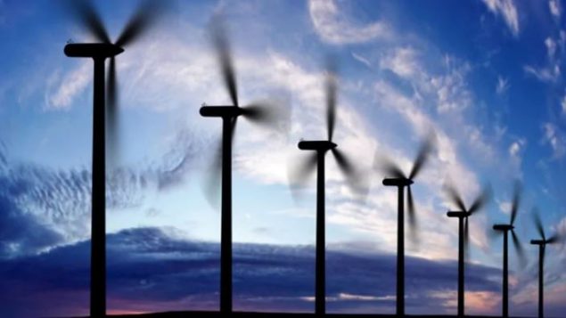 يقول شون-باتريك ستينسيل، محلل في مجال الطاقة لدى غرينبيس كندا، إن هذا "دليل آخر على أن حكومة فورد تعتزم إعادتنا إلى التسعينيات في السياسة البيئية" - CBC