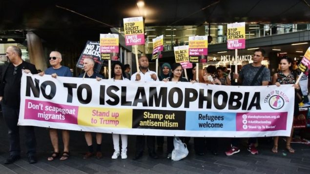 من أصل 110 موضوع يتصف خطابه بالاسلاموفوبيا خلال عام، نشرت لابريس 31 ولودوفار 16 ولوجورنال دومونتريال 63، حسب دراسة لميلاني بوروغار، طالبة دكتوراه في علم الاجتماع في جامعة أوتاوا- CBC