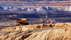 يقول سيلفان لوهو مدير شركة استغلال المناجم Eldorado Gold Lamaque  إنّ شركته وظفت العام الماضي قرابة 200 عامل من بينهم مهاجرين متواجدين بالمنطقة وتنوي توظيف المزيد ولكنّه يعلم أن اليد العاملة ليست متوفّرة بسهولة في المنطقة - iStock