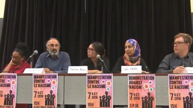 يقول منظمو المظاهرة إن " حزب الكاك الذي وصل إلى السلطة بأغلبية استخدم كراهية الأجانب ضد المهاجرين والأقليات الدينية" - Radio Canada