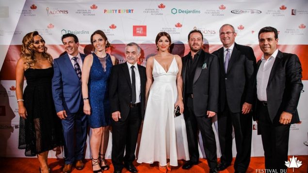 الممثّلة اللبنانيّة ندى أبو فرحات( الرابعة من اليمين) شاركت في مهرجان الفيلم اللبناني في كندا/Studio Halloum
