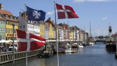 "كنا أول من شرع الإباحية. وكنّا أيضا تقدّميين بشكل كبير في زواج المثليين. ونحن أول من شرّع الإجهاض. وأود أن نكون أكثر تقدمية في موضوع القنّب." كريستينا إيغلوند، عضو التحالف الليبرالي الدنماركي - Teis Hald Jensen/Reuters