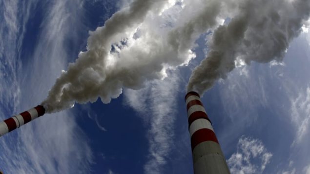 غرفة التجارة الكنديّة ترى أنّ ضريبة الكربون هي أفضل وسيلة لمكافحة غازات الدفيئة/Reuters / Peter Andrews