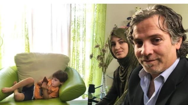 عائلة الزعبي وصلت إلى كندا قبل ثلاث سنوات وباتت مؤهّلة للحصول على الجنسيّة الكنديّة/(Stu Mills/CBC/هيئة الاذاعة الكنديّة