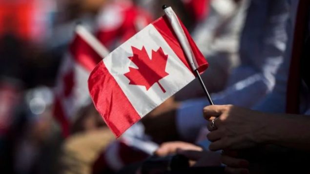 لا يتقلّ تكلفة طلب الكفالة للوالدين والأجداد عن 1.000 دولار - Mark Blinch/Canadian Press
