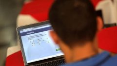 طالب المحامي مكسيم ويليت من القاضي بفرض غرامة 50.000 دولار على فيسبوك - Eraldo Peres/Associated Press