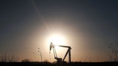 بلغ سعر برميل النفط الكندي 43 دولارًا أمريكيًا أي أقل من نظيره الأمريكي بــ8 دولارات - Getty Images/Spencer Platt