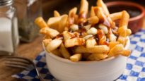 032 poutine-frites-sauce-fromage
