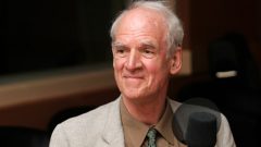 القيلسوف الكندي تشارلز تايلور من بين الـ250 موقّعا على النداء- Christian Côté / Radio Canada