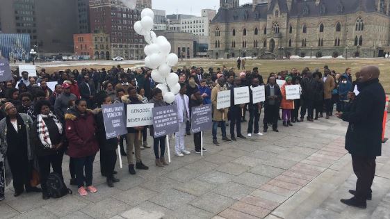 "من واجب الناجين تجاوز مأساة الإبادة الجماعية.” - Radio Canada / Florence Ngue-No