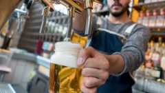 وفقا لبيانات وكالة الإحصاء الكندية ، ظل معدل النمو السنوي لمبيعات الجعة الكلية في كندا مستقرا نسبيا مع زيادة قدرها 0.7 ٪ - iStock