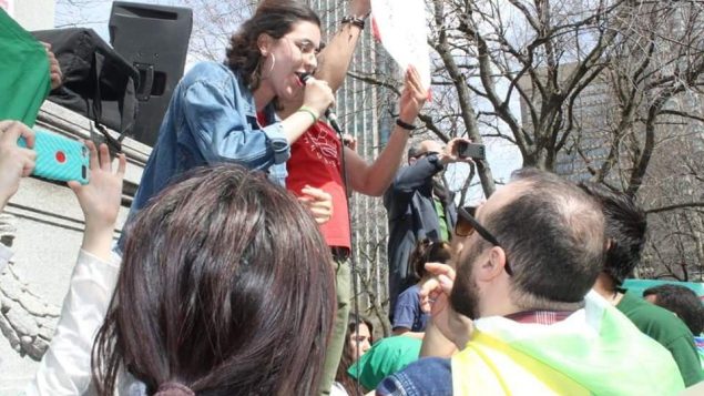 ياسمين بوقرش في تجمّع في مونتريال لدعم الحراك الشعبي في الجزائر - Facebook