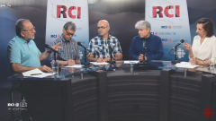 من اليمين: أسرة القسم العربي وضيفا البرنامج إيهاب لطيّف وحسّان جمالي/RCI