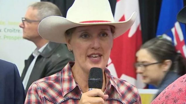 ماري كلود بيبو وزيرة الزراعة الكنديّة أعلنت من كالغاري عن دعم مالي من الحكومة الفدراليّة لقطاع لحوم البقر/CBC/هيئة الاذاعة الكنديّة