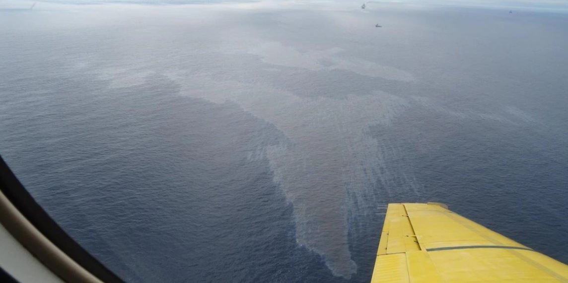 صورة لبقعة النفط قبالة سواحل نيوفاوندلاند التقطتها قوّات خفر السواحل الكنديّة/GARDE CÔTIÈRE CANADIENNE