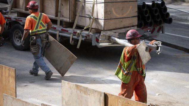 165000 عامل بناء في كيبيك يغادرون عملهم في فرصة صيفية تمتد على أسبوعين/إيفانو ديميرس