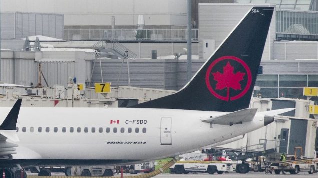 بعد الحادث ، قامت "إير كندا" بتحديث إجراءات الصعود إلى الطائرة لإثبات أن الضوابط الأمنية لا تتطلب إزالة غطاء الرأس - / The Canadian Press Graham Hughes