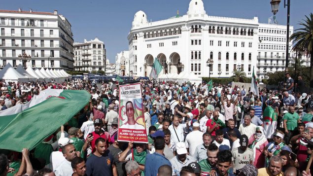 مظاهرة احتجاجية في الجمعة الـ29 في الجزائر العاصمة منذ انطلاق الحراك الشعبي - AP Photo / Fateh Guidoum/ 06-09-2019