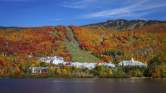 قريةُ مون ترامبلان السياحية بأبهى حللها في فصل الخريف/حقوق الصورة:Station Mont Tremblant