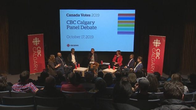 طاولة مستديرة حول الانتخابات التشريعيّة نظّمتها سي بي سي -راديو كندا في مدينة كالغاري/CBC/Radio-Canada