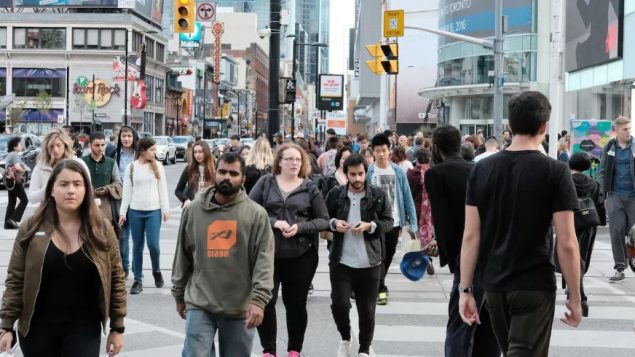 بلغ عدد سكان كندا 37.589.262 شخصًا في مطلع يوليو تموز 2019 - Getty Images / Nickbeer