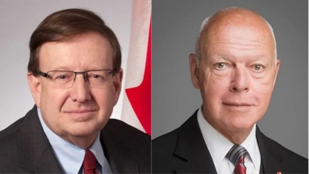 عضوا مجلس الشيوخ الكندي جان غي داجني (إلى اليمين) وبيرسي داون/Senate of Canada