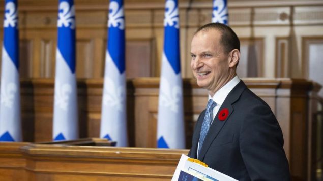 إريك جيرار ، وزير المالية في كيبيك - THE CANADIAN PRESS / JACQUES BOISSINOT