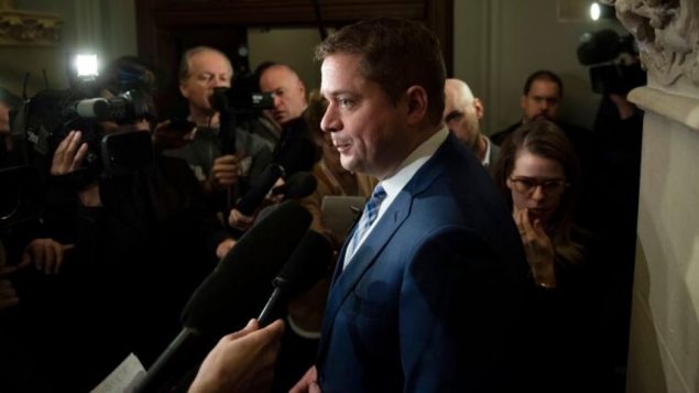 أندرو شير زعيم المعارضة الرسميّة في مجلس العموم الكندي انتقد التشكيلة الحكوميّة التي قدّمها جوستان ترودو/Justin Tang/PC