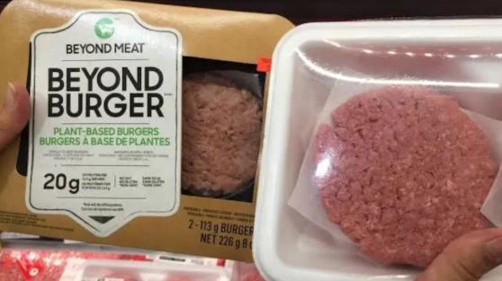 بدائل اللحوم ذات الأصل النباتي، مثل "بيومند ميت" (Beyond Meat) قد تصبح أكثر وفرة في العام المقبل - CBC